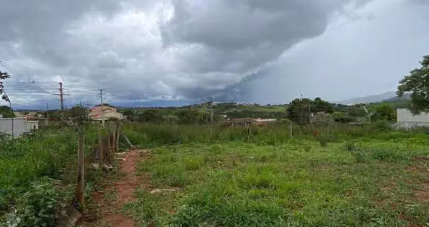 Lote com excelente localização no planalto em mateus leme/ mg