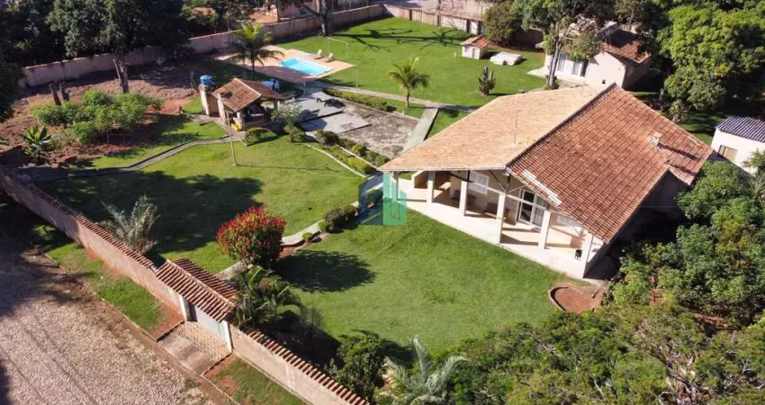 Sítio com ótima localização em mateus leme/mg área total de 5.000m²