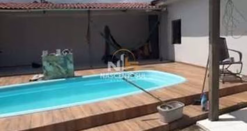Casa à venda no bairro Centro - Lucena/PB