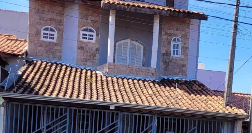 SOBRADO C/ 250 M² / 03 QUARTOS SENDO 01 SUÍTE / 02 VAGAS