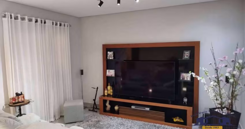 CASA C/ 100 M² / 02 QUARTOS / 04 VAGAS