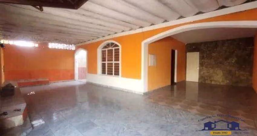 CASA C/ 200 M² / 03 QUARTOS SENDO 01 SUÍTE / 03 VAGAS