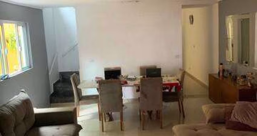 Casa em vila com 4 dormitórios, sendo 2 com suites - Carapicuíba