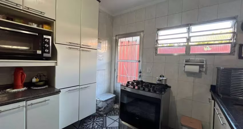 ✅ Sobrado com 3 dormitórios, sendo 1 suíte, em via pública - Osasco