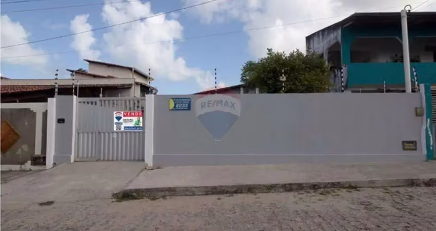 Vendo casa/hostel completo, mobiliado com 5 suítes e 1 chalé em ponta negra (pode ser financiado)