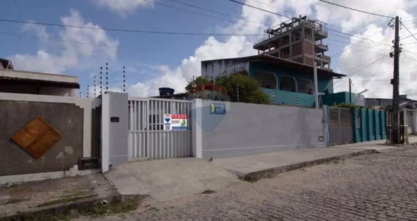 Vendo hostel completo, mobiliado com 5 suítes e 1 chalé em ponta negra (pode ser financiado)