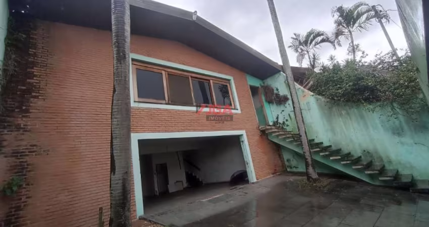 Casa residencial para Venda, uma ótima oportunidade para construtor!