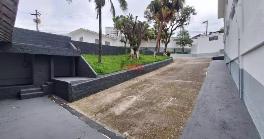 Galpão Industrial de Alto Padrão para Locação em Diadema-SP - 5 Salas, 10 Banheiros, 25 Vagas - 1.670,00 m² no Centro.