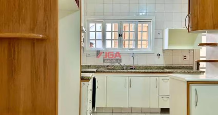 Luxuoso sobrado à venda no Jardim Prudência São Paulo-SP: 4 quartos, 4 suítes, 3 salas, 5 banheiros, 2 vagas de garagem, 430m².