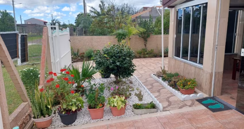 Apresentamos essa incrível casa residencial localizada no bairro Pérola, em Arroio do Sal. Com 2 quartos, 1 banheiro e 2 vagas de garagem .