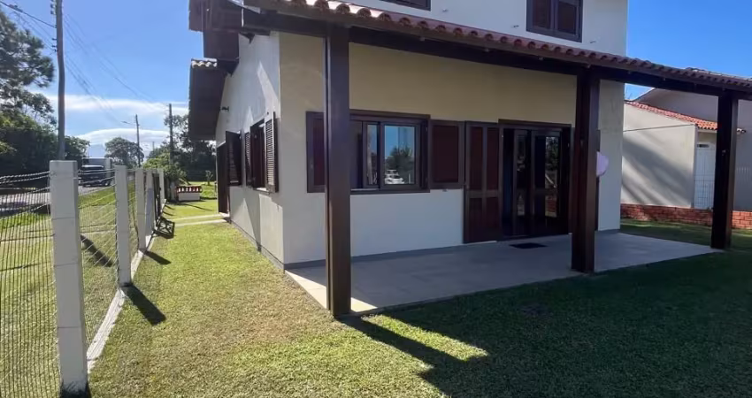 Casa à venda no balneário rondinha em arroio do sal. excelente casa com 3 dormitórios, sendo 2suíte, e 1 banheiro social.