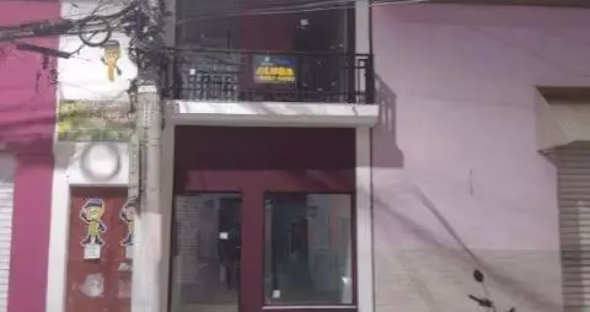 Salão comercial para locação no centro de atibaia . excelente localização .  salão tipo sobrado sendo na parte térrea com 02 banheiros.