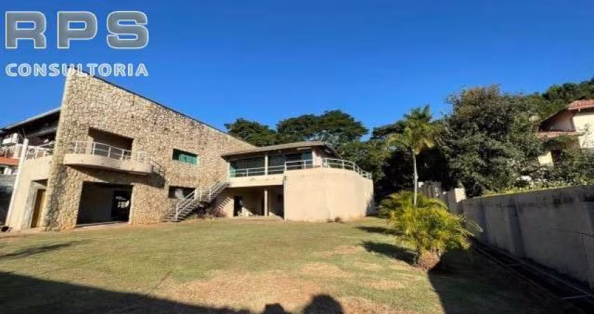 Casa à venda no condominio Flamboyant, toda estrutura de estar dentro da cidade, em um condominio com muito verde e lazer completo!