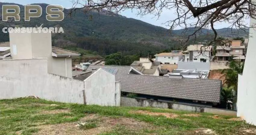 Terreno no condomínio água verde, localização privilegiada, vista deslumbrante, toda comodidade do comércio da região da alameda lucas e av santana