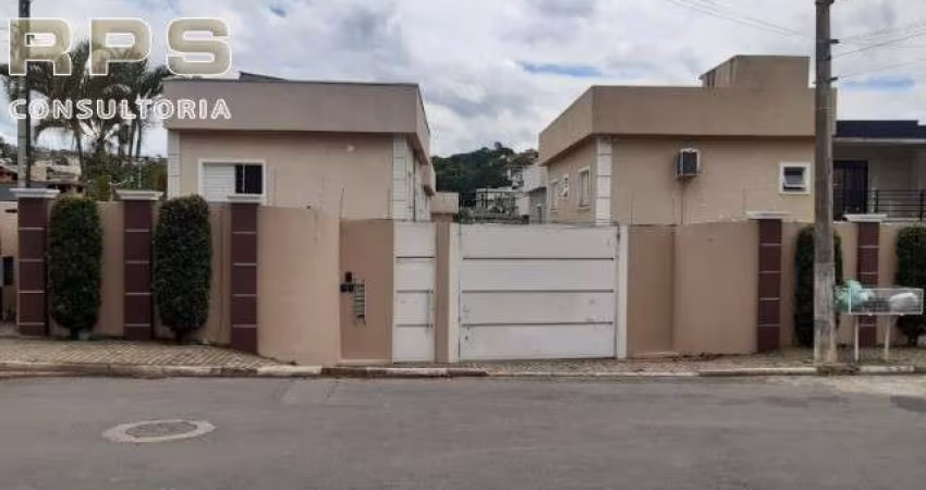 Casa em Condomínio no Jardim do Lago com :  03 dormitórios , sendo 01 suite  Sala de Estar de sala de jantar  Cozinha planejada  Lavabo