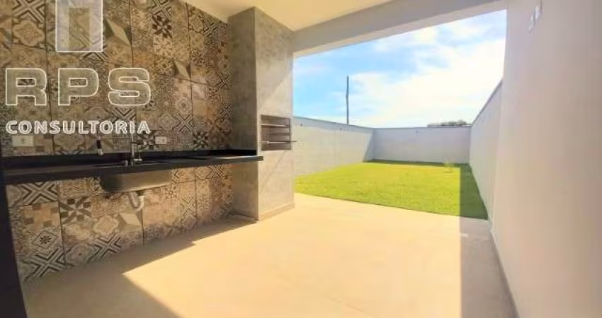 Casa com 3 quartos suítes no Jardim dos Pinheiros em Atibaia, 146m² de área construída, churrasqueira, quintal gramado com estrutura para piscina!