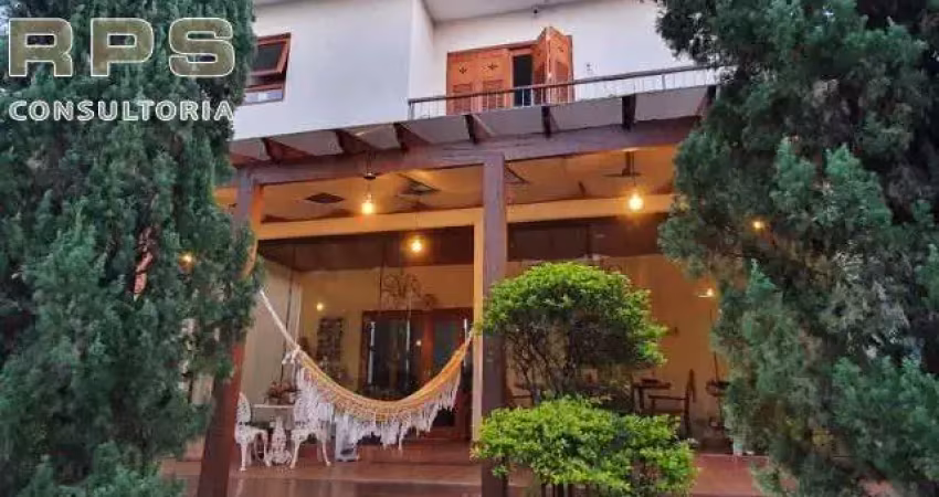 Casa no jardim paulista em atibaia, 3 quartos sendo todos suítes,  sala 3 ambientes, escritório, 5 banheiros, churrasqueira, quintal, área verde,
