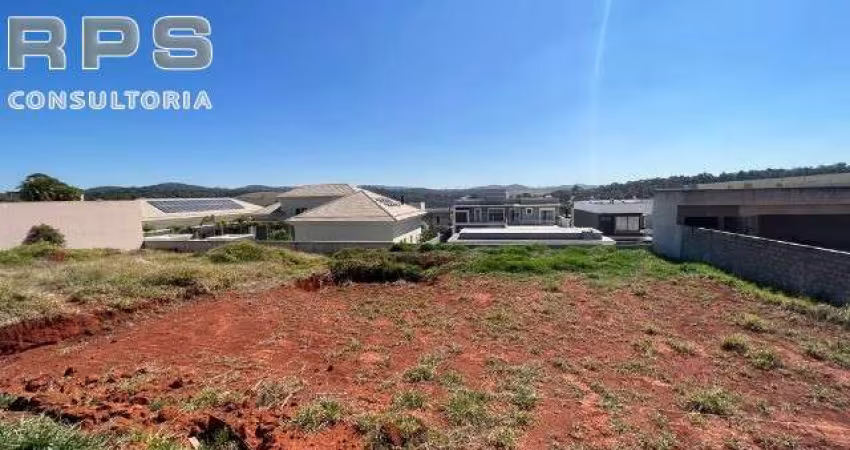 Terreno com projeto aprovado em condomínio alto padrão em Atibaia!