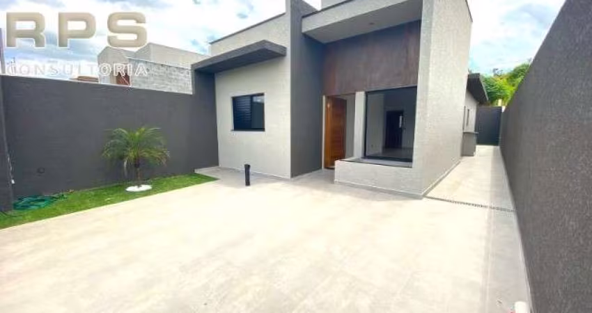 Casa térrea a venda em Atibaia, 3 quartos sendo 1 suíte, cozinha e sala integradas, 2 vagas de garagem, quintal, pé direito alto e fino acabamento!