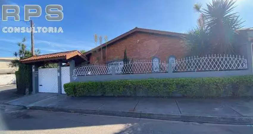 Casa térrea para locação no jardim alvinópolis em atibaia, 3 quartos, piscina, churrasqueira, escritório, planejados na cozinha e quintal!