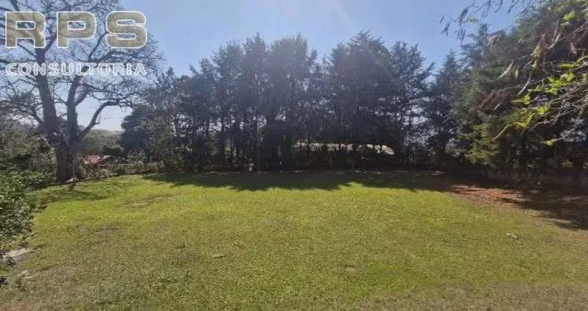 Terreno plano com platô pronto para construir no chácaras brasil, ao lado do condomínio palavra da vida.
