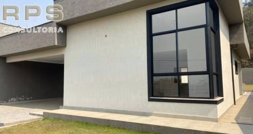 Imóvel novo com :  03 suites, 04 Banheiros Cozinha integrada com espaço gourmet  Sala com pé direito ,piscina e churrasqueira