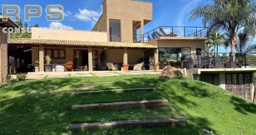 Sobrado com  3 quartos, sala ampla, varanda  e uma vista linda no Bairro do Portão