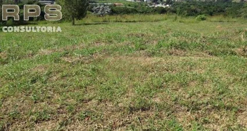 Terreno à venda no Residencial Lagos de Jarinu, 525m² topografia excelente, estrutura de segurança e lazer no condomínio e muita natureza ao redor!