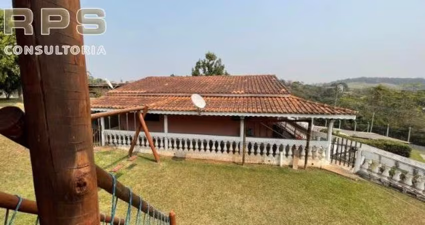 Chácara à venda no Parque das Videiras em Jarinu com 1376m² de terreno plano, edícula de apoio, vista privilegiada, rua tranquila próximo a comércios