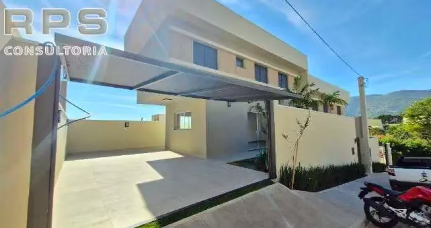 Casa a venda no Jd Jaraguá em Atibaia,  a poucos metros da Alameda Lucas, 3 suítes, salas e cozinhas integradas, quintal e localização privilegiada!
