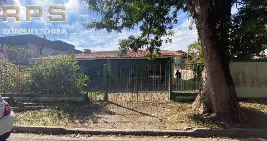 Casa na Vila Petrópolis, com a/c : 250 m² , imóvel com 03 dormitórios sendo 01 suíte, Sala estar com lareira ,sala jantar,  cozinha, Lavabo