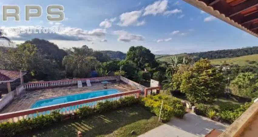 Chácara a venda no bairro Vitória Régia com vista espetacular e muito quintal!