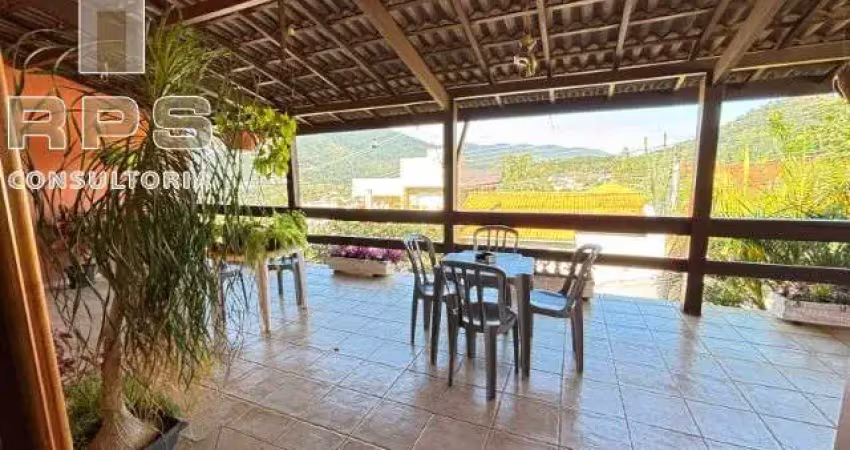 Casa à venda no recreio maristela, 3 dormitórios com 1 suite, quintal, edícula completa, porteira fechada, ampla varanda com vista para pedra grande.