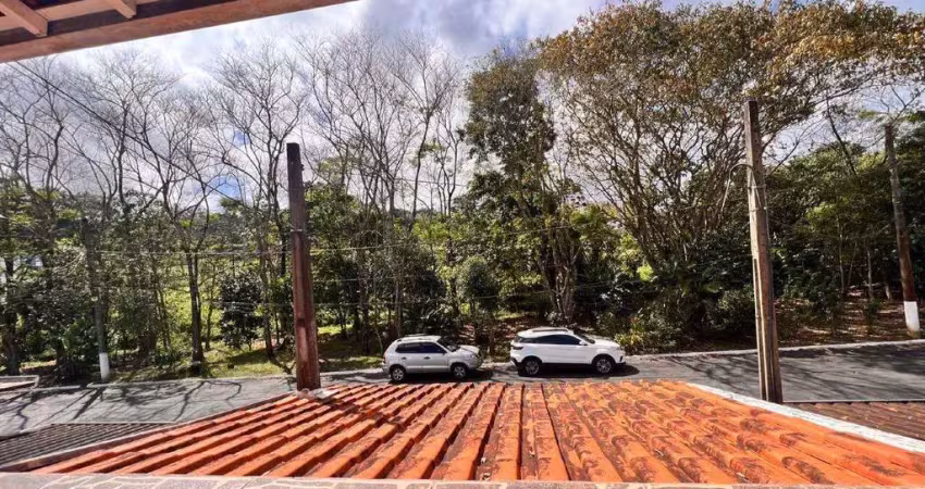 Sobrado 3 dormitórios com 1 suíte. condomínio residencial rubi