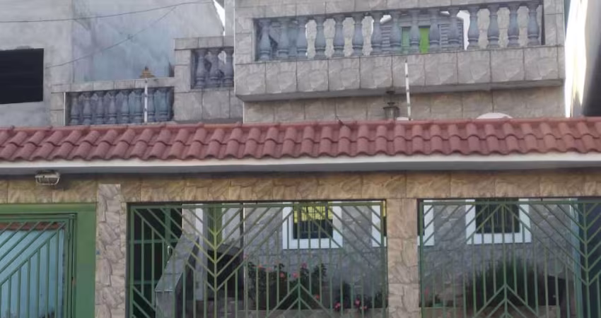 Sobrado Frontal de 7 Quartos com 2 Suítes à Venda  - Vila Ré SP