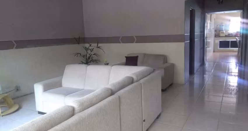 Casa térrea ampla com salão aos fundos Jardim Brasilia