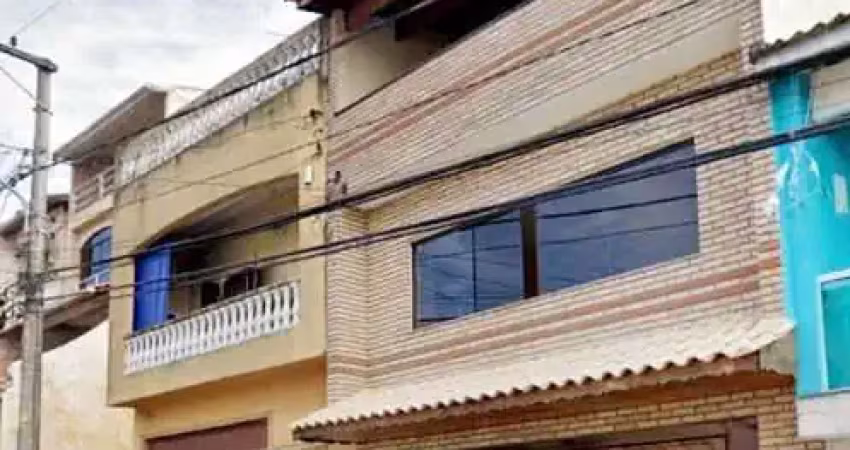 Sobrado com 3 quartos sendo 1 suite, espaco com Gourmet com churrasqueira - Cidade Lider