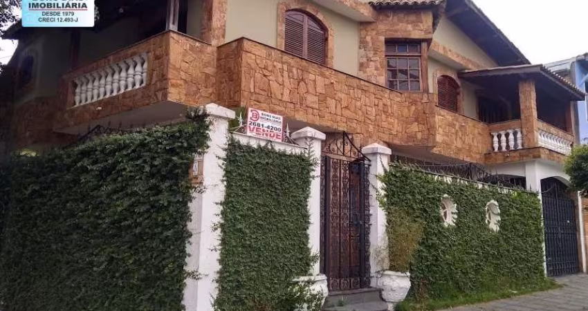 Sobrado residencial com salão subterrâneo Vila Ré