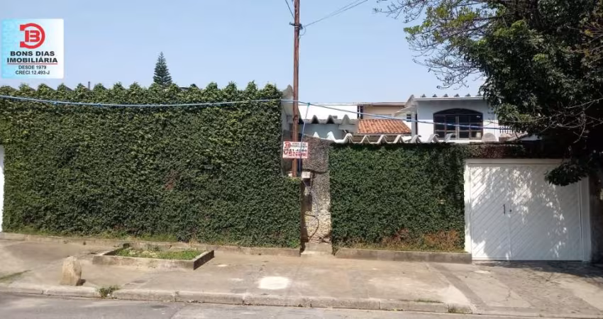 Casa Térrea com 2 quartos, 4 vagas de garagem e quintal - Vila Ré - São Paulo