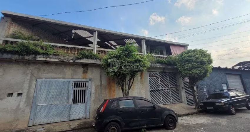Casa à venda na Vila Granada, São Paulo: 04 dormitórios, 01 suíte, closet e 03 vagas de garagem!