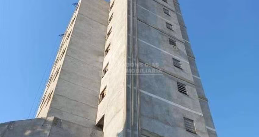 Apartamento à venda na Vila Esperança, São Paulo - 1 suíte, elevador e área de serviço