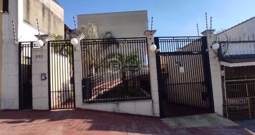 Sobrado em Condomínio de 2 Quartos com 2 Suítes  e 2 Vagas de Garagem Cobertas à Venda, Vila Ré