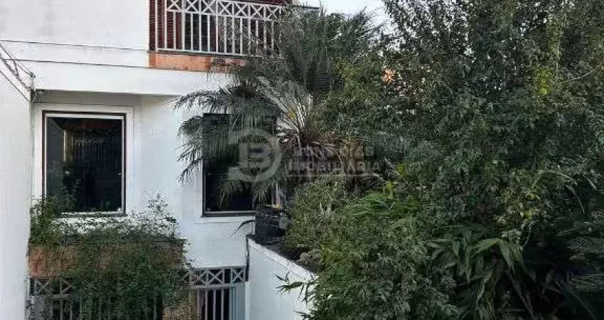 Sobrado a venda - 3 suites e 6 vagas de garagem - vila matilde