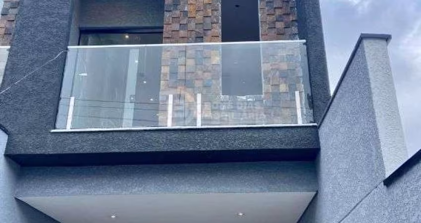Lindo Sobrado na Cidade AE Carvalho À Venda com 3 Dormitórios e 2 Vagas, 160m