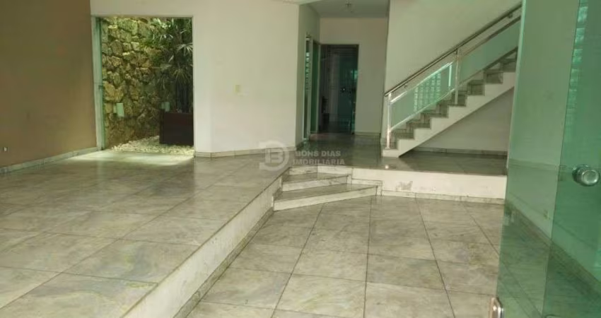 Casa ampla com 4 dormitórios no bairro Parque Boturussu em São Paulo