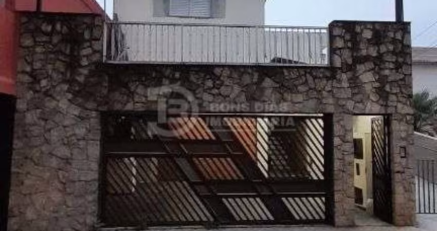 Sobrado à venda - 3 quartos (1suíte) e 2 vagas de garagem - Vila Esperança