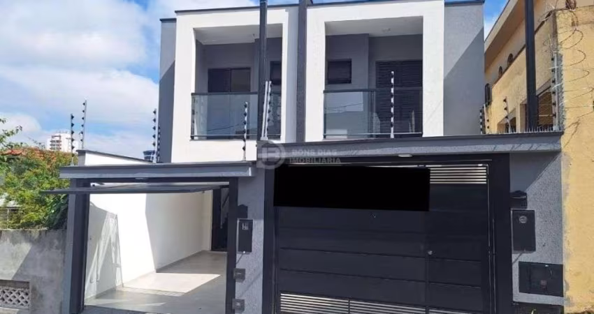 Sobrado à venda na Penha de França, São Paulo - 3 dormitórios, churrasqueira e 2 vagas na garagem