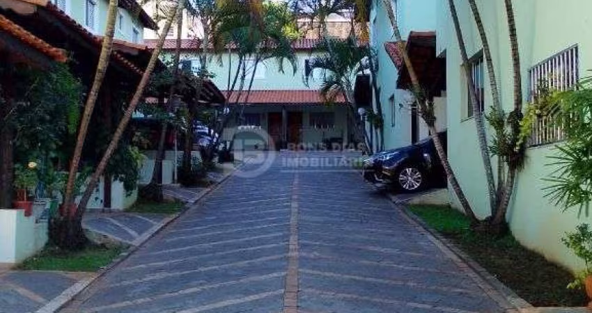 Charmoso Sobrado em Condomínio na Vila Carmosina, São Paulo