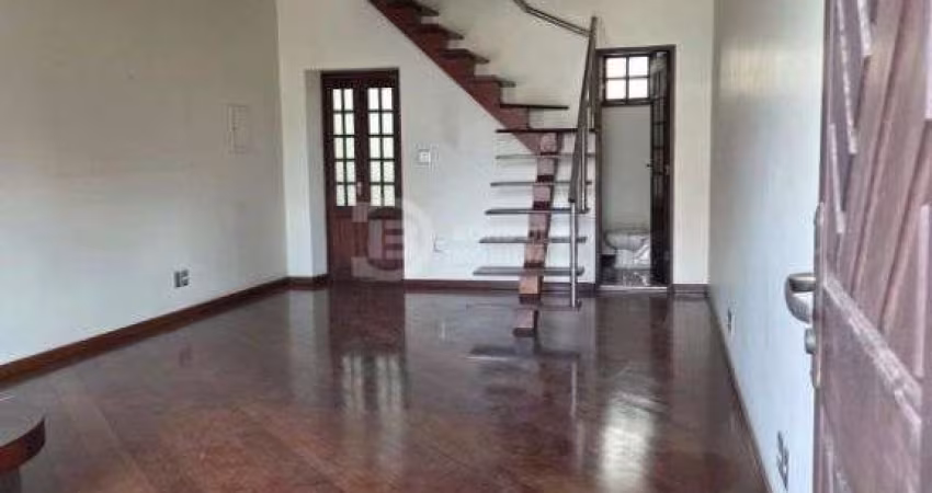 Sobrado de Luxo na Chácara Seis de Outubro - São Paulo