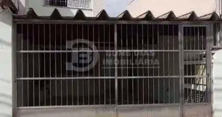 Sobrado a venda - 3 quartos e 2 vagas de garagem - vila re
